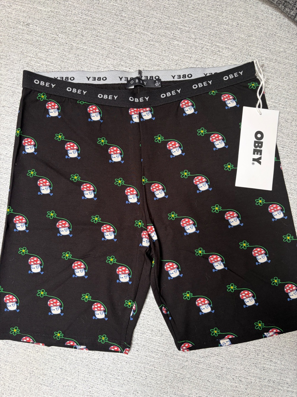 NWT- OBEY Women’s 7 inch Bike Shorts Mushroom Print